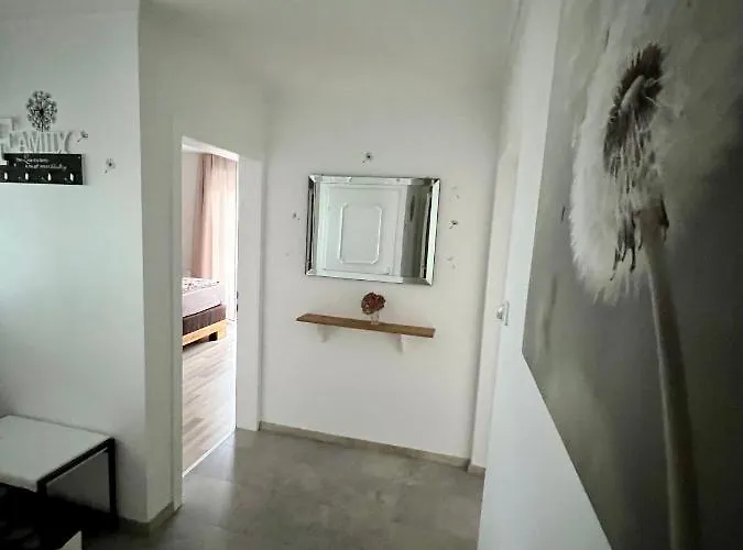 Bacherlhouse - Schoenbach Daire *